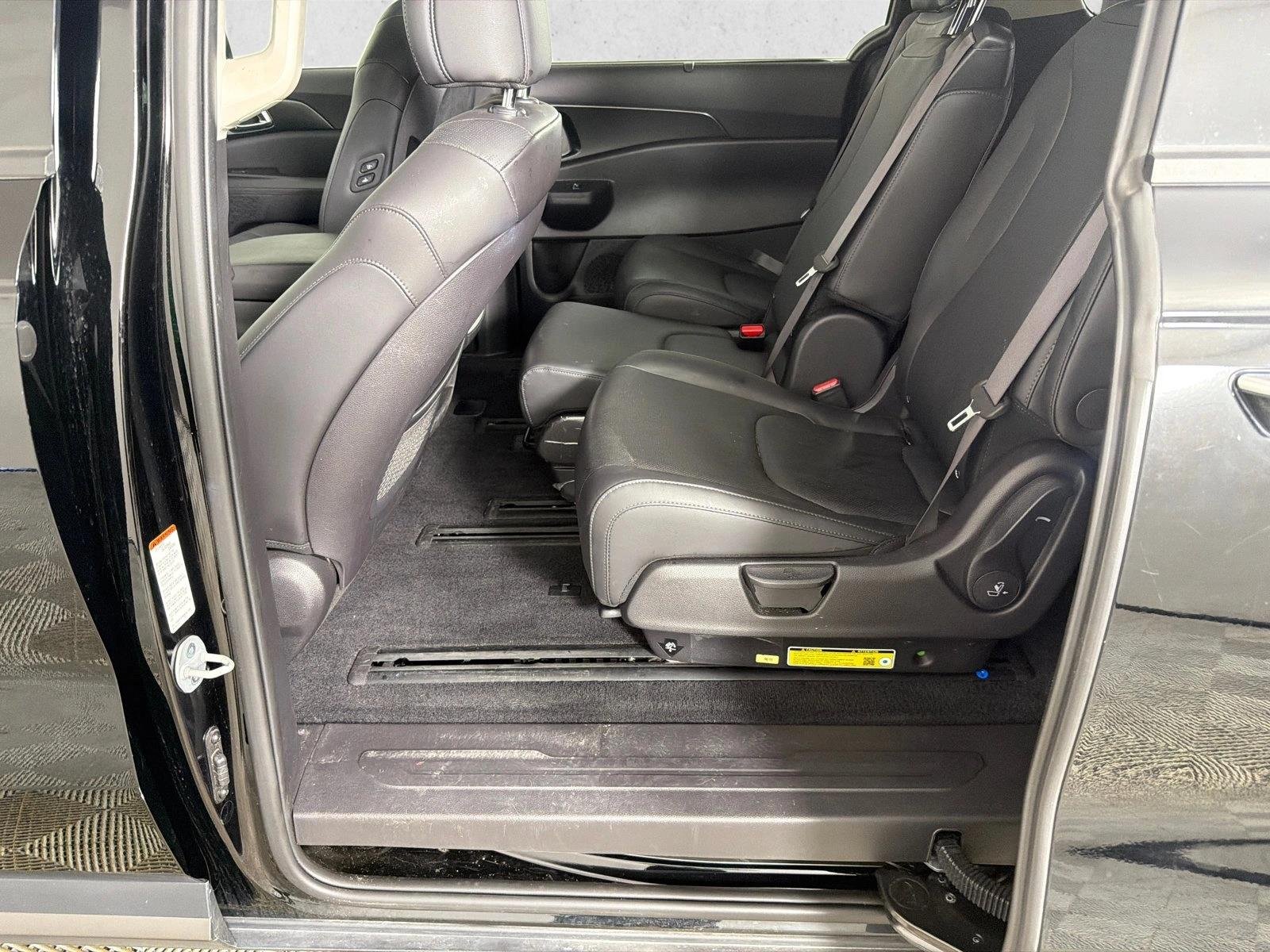 Used 2025 Aurora Black Pearl Kia SX image 22