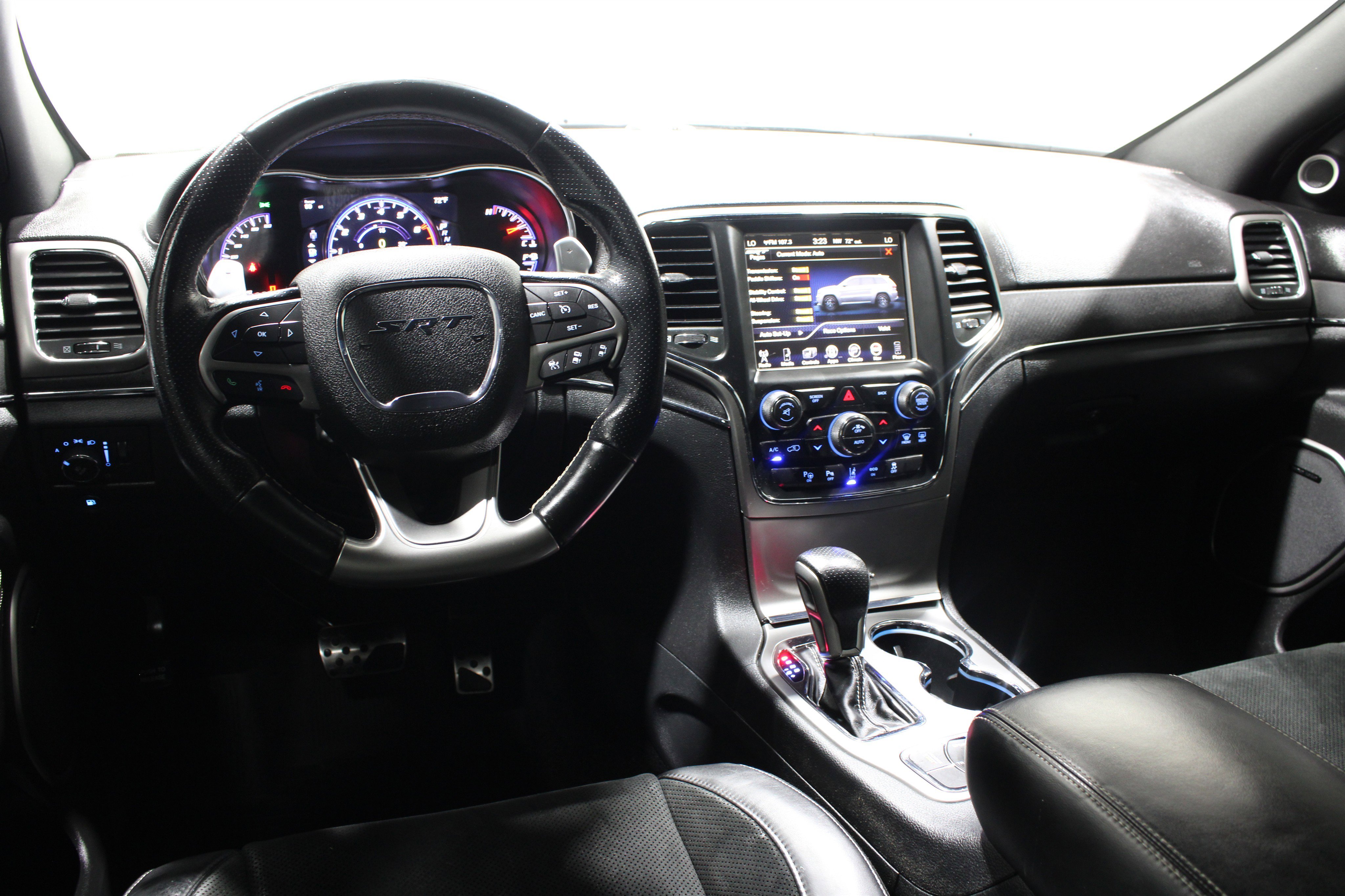 Used 2017 Granite Crystal Metallic Clearcoat Jeep SRT image 2