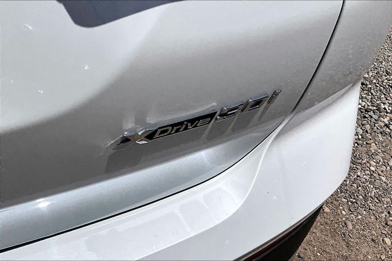 Used 2022 Mineral White Metallic BMW xDrive30i image 8