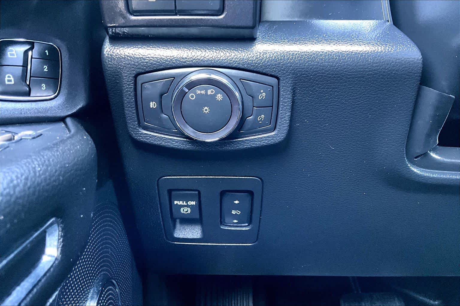 Used 2019 Magnetic Ford Limited image 34