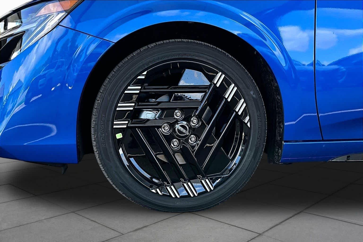 New 2026 Bluestone Pearl / Super Black Two-tone Nissan SR image 9