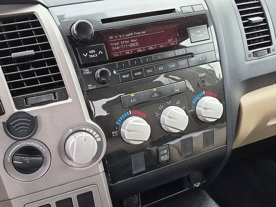 Used 2013 White Toyota GRADE image 21
