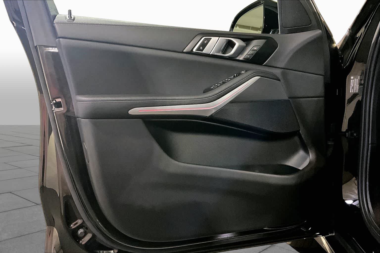 Used 2022 Jet Black BMW xDrive40i image 21