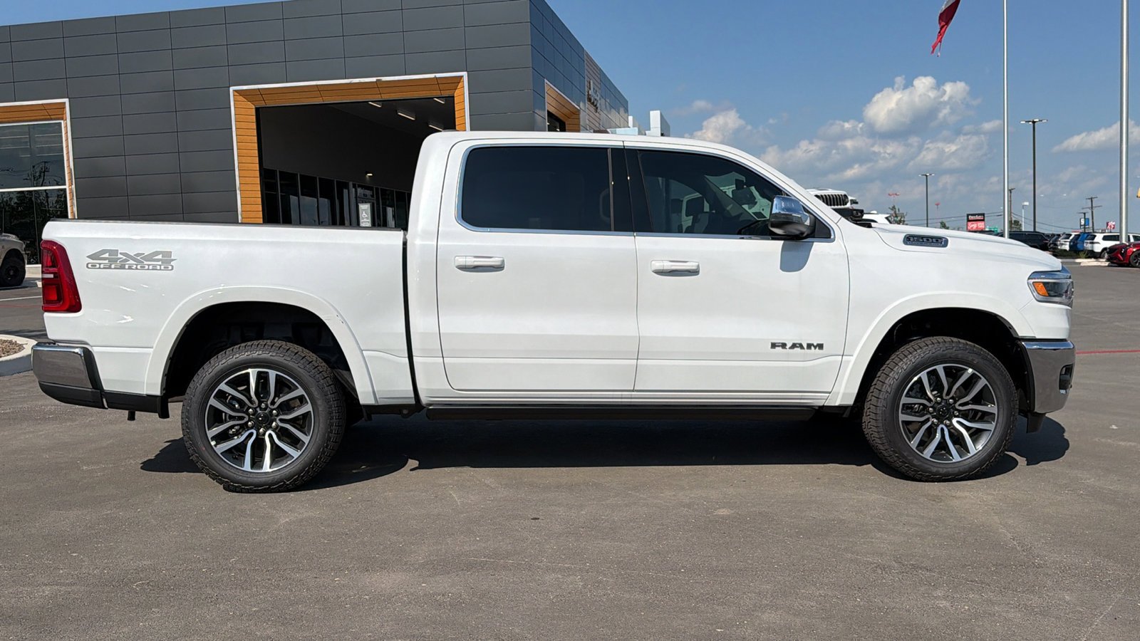 New 2026 Ivory White Tri-Coat Pearl-Coat Exterior Paint RAM Longhorn image 4