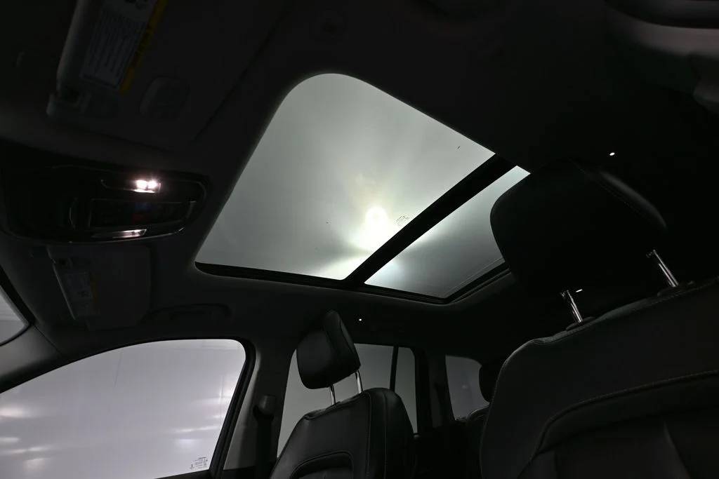 Certified Used 2022 Silver Jeep 4xe image 34
