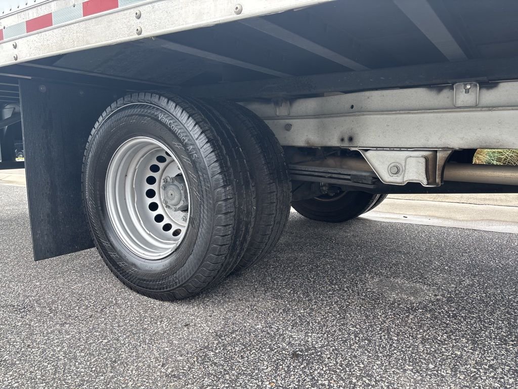 Used 2021  Freightliner w/ 16