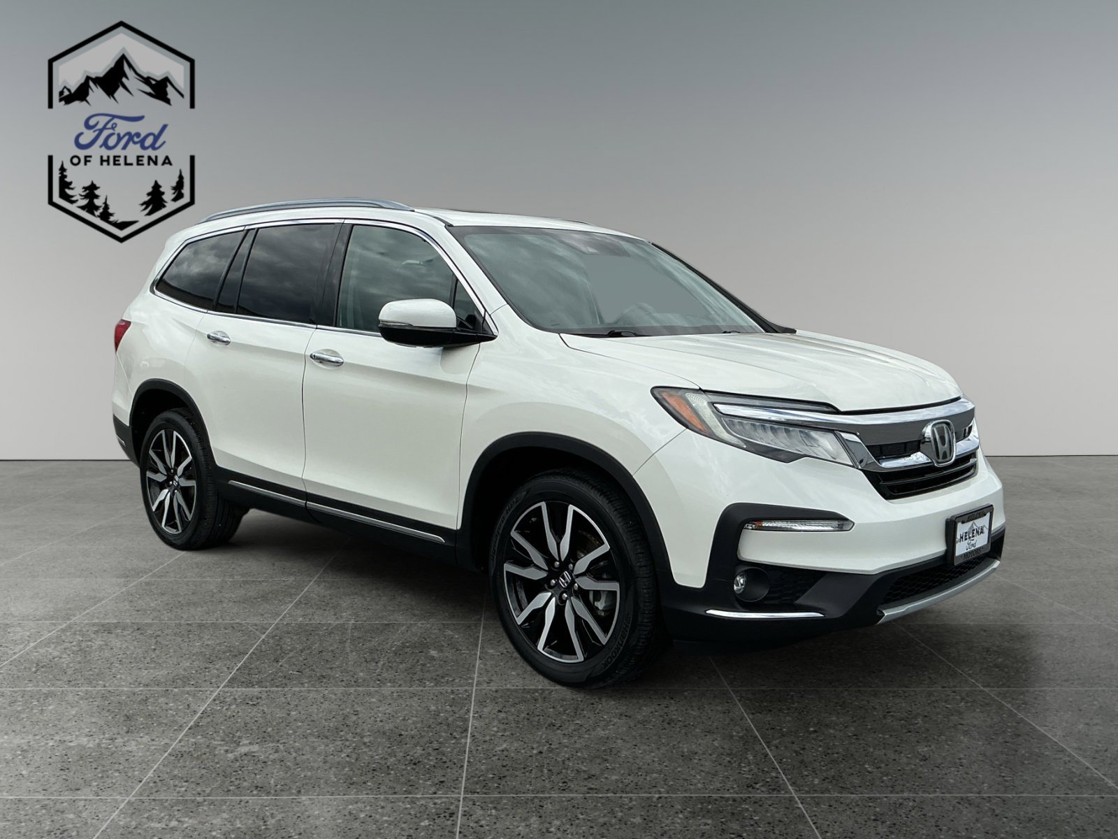 Used 2019 White Honda Touring 8-Passenger image 7
