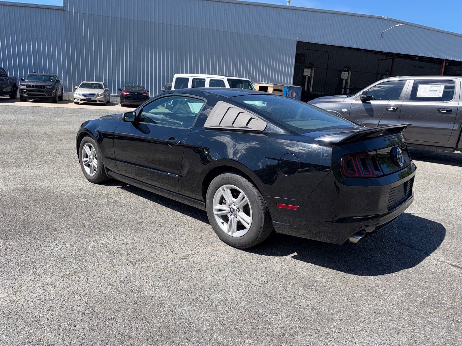 Used 2013 Black Ford V6 image 4