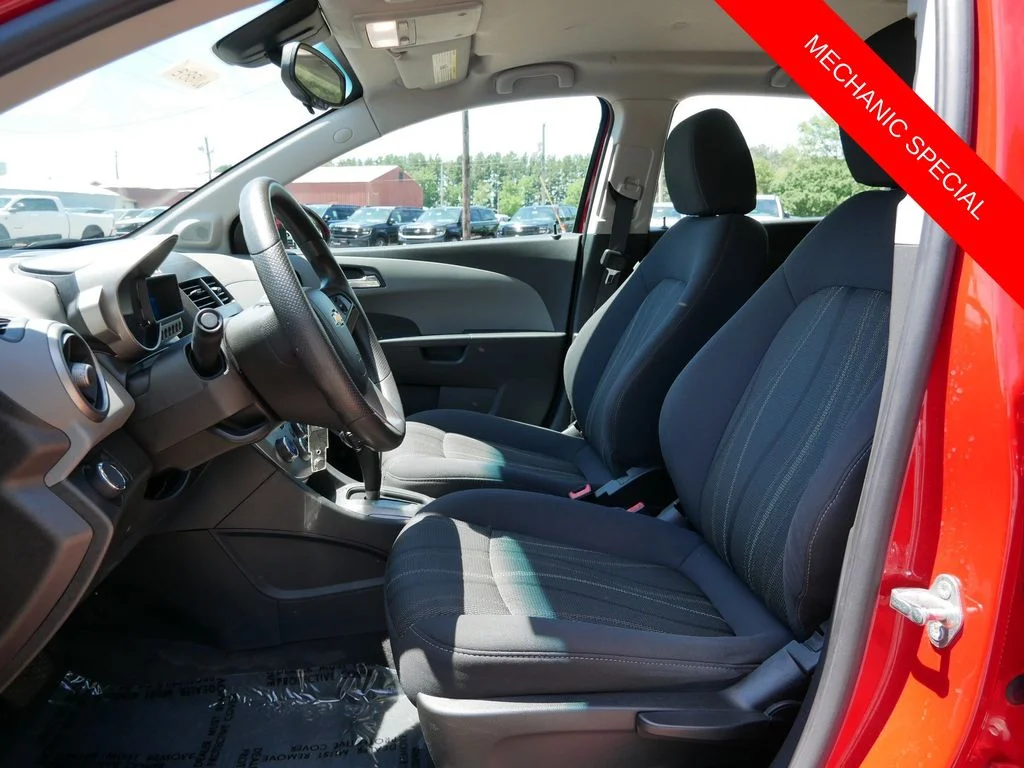 Used 2013 Red Chevrolet LT image 14