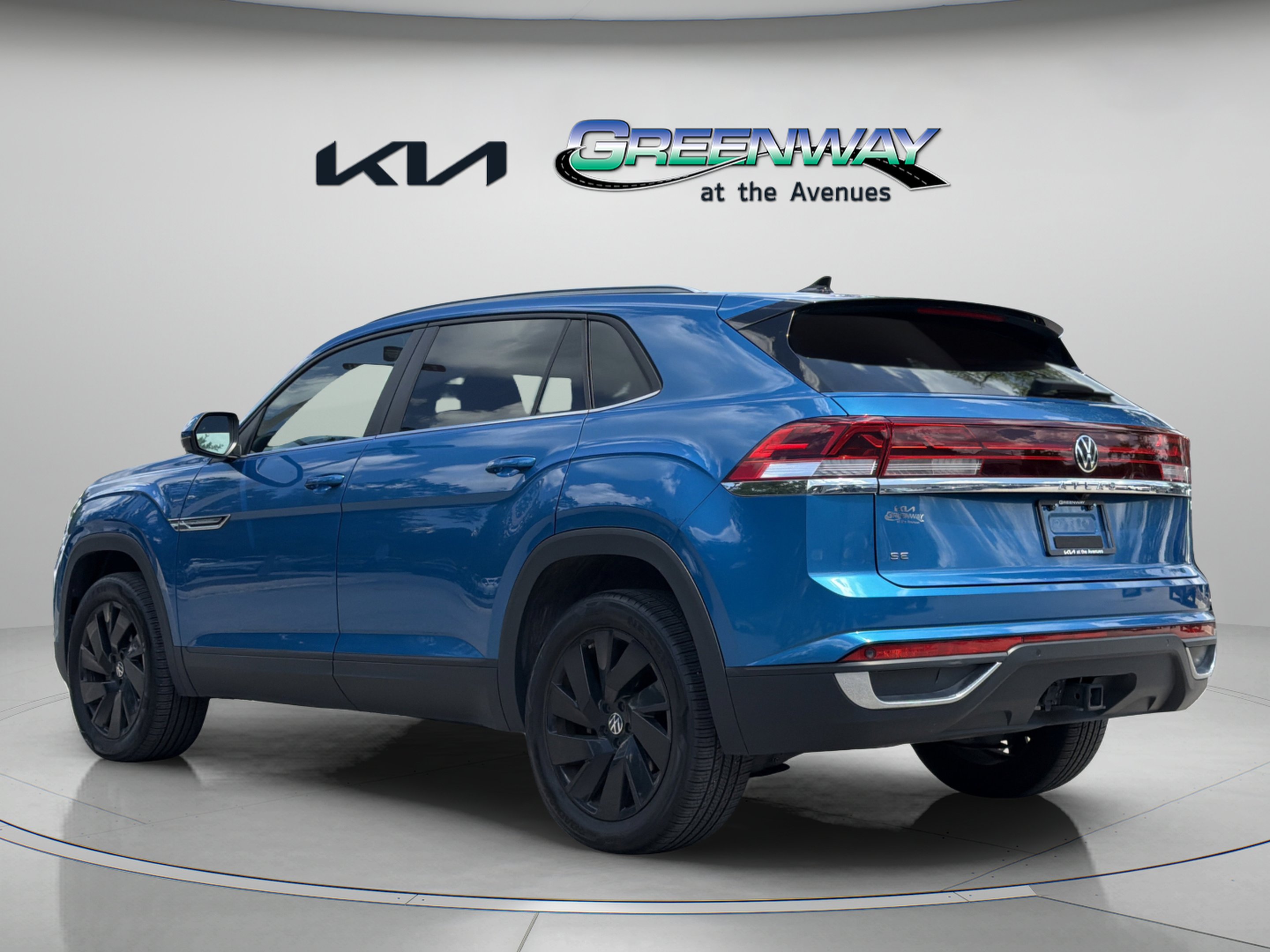 Used 2024 Blue Metallic Volkswagen 2.0T SE w/Technology image 4