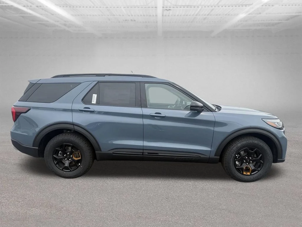 New 2026 Vapor Blue Metallic Ford Tremor® image 2