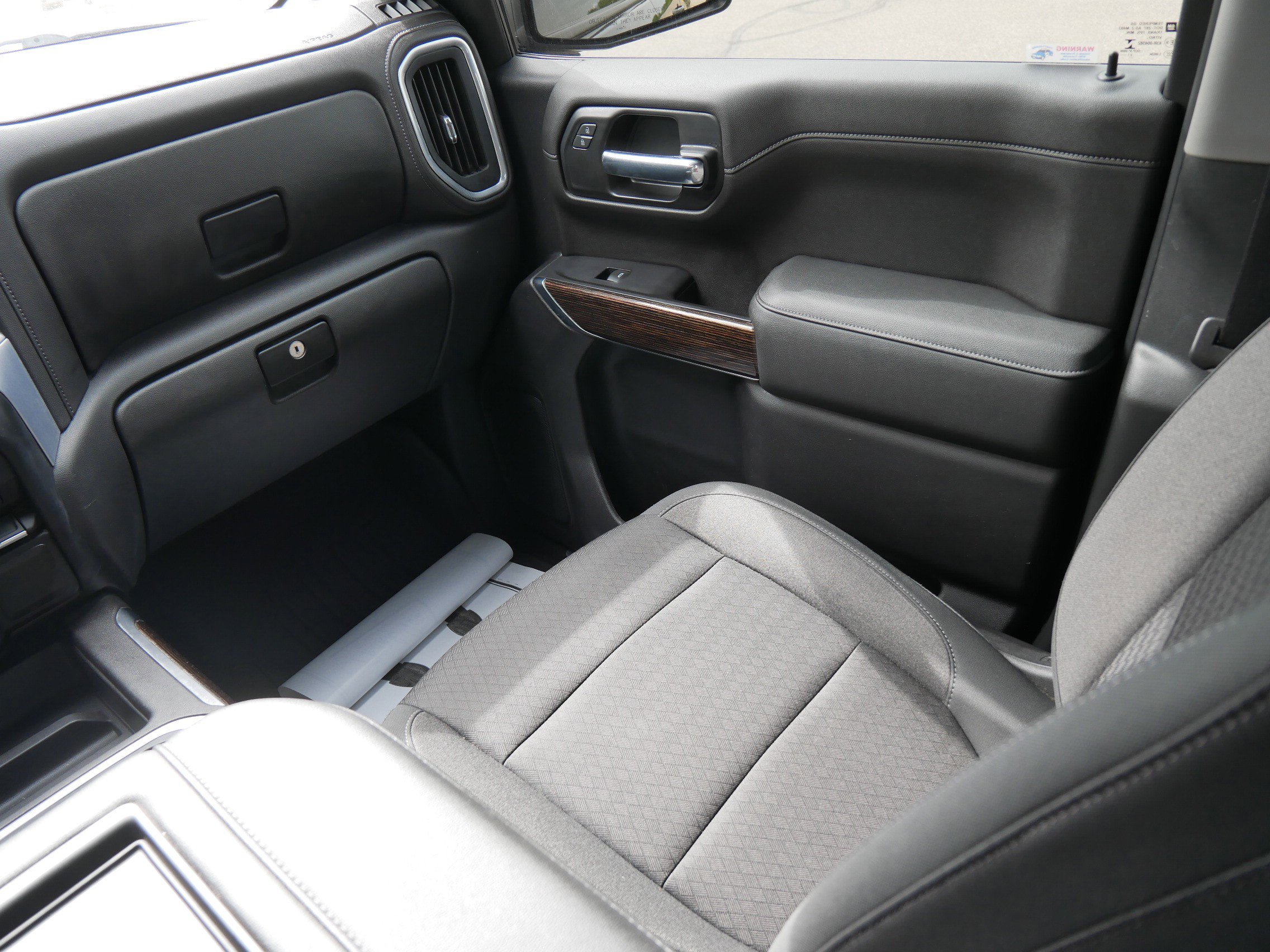 Used 2021 Onyx Black GMC Elevation image 17