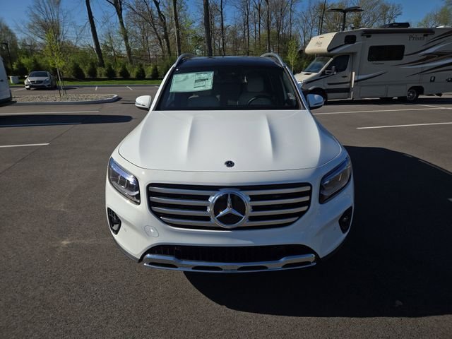 New 2026 Polar White Mercedes-Benz GLB250 image 7