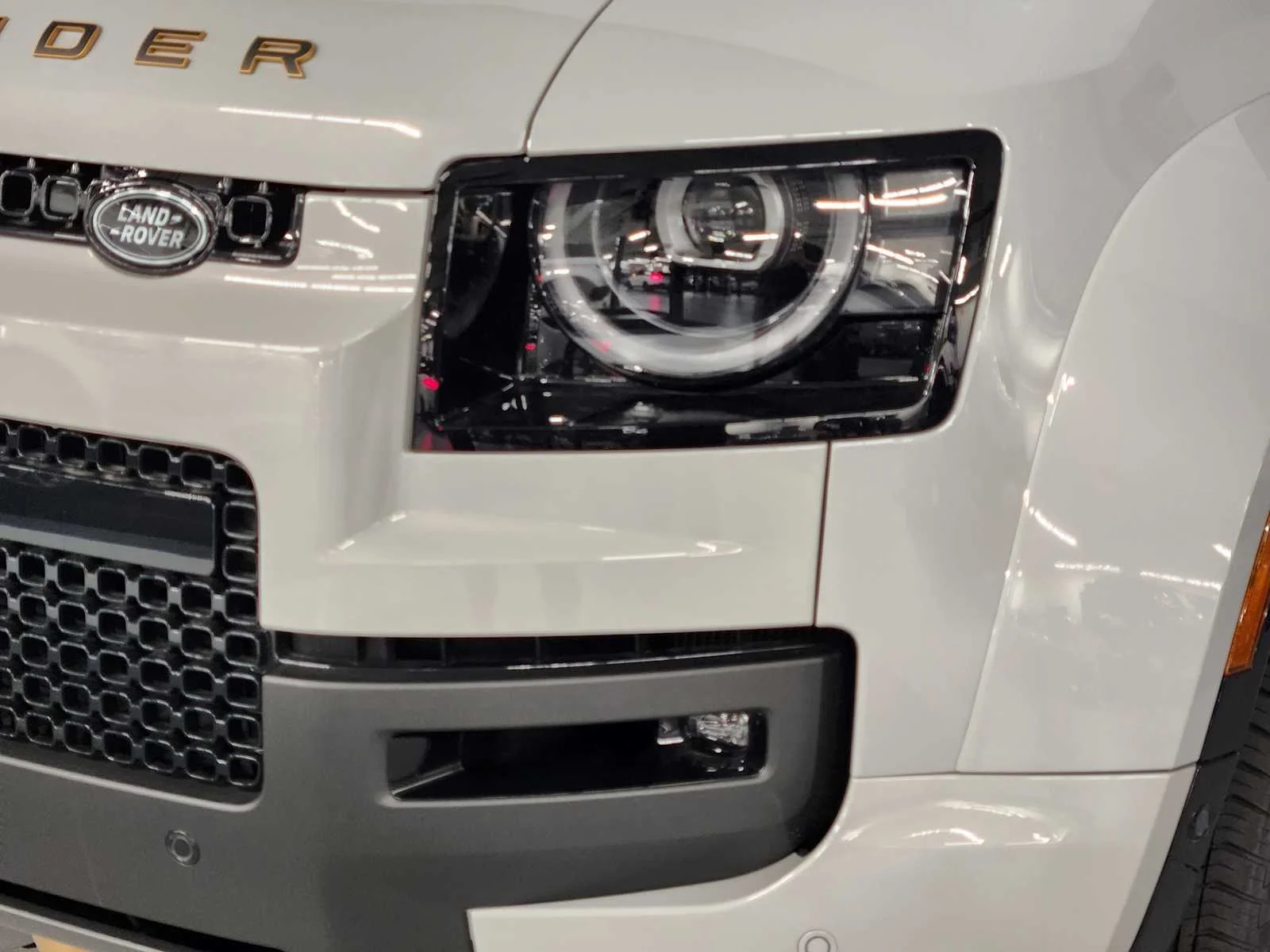 New 2026 Borasco Grey Metallic Land Rover OCTA image 22