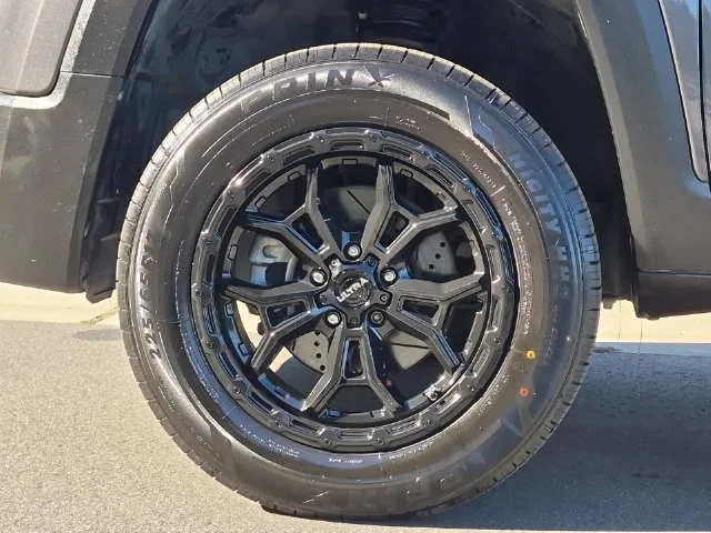 Used 2018 Gray Jeep Sport image 19