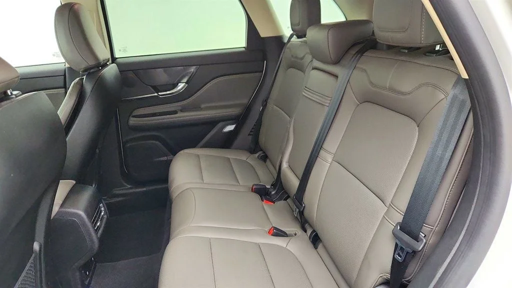 Used 2023 Pristine White Metallic Tri-Coat Lincoln Standard AWD w/ Equipment Group 101A and Co-Pilot360 Vision image 20