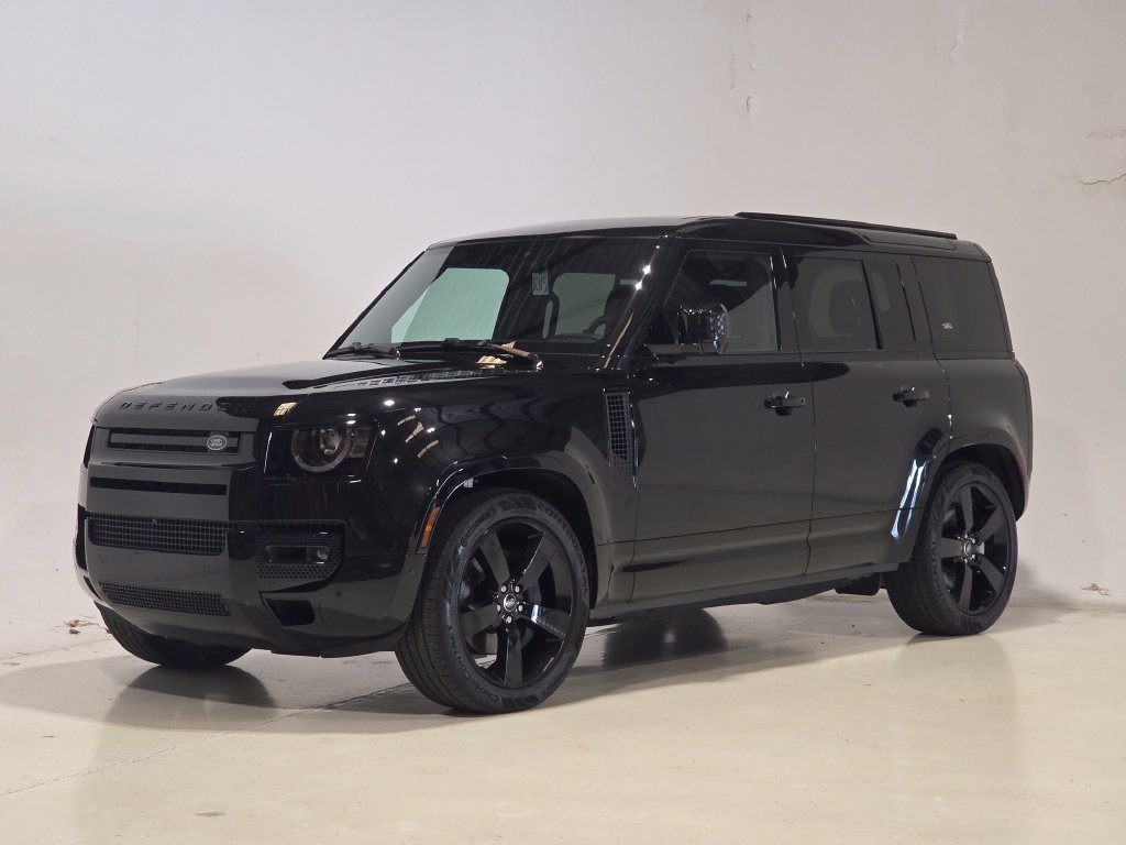 Used 2024 Santorini Black Metallic Land Rover X-Dynamic SE image 1
