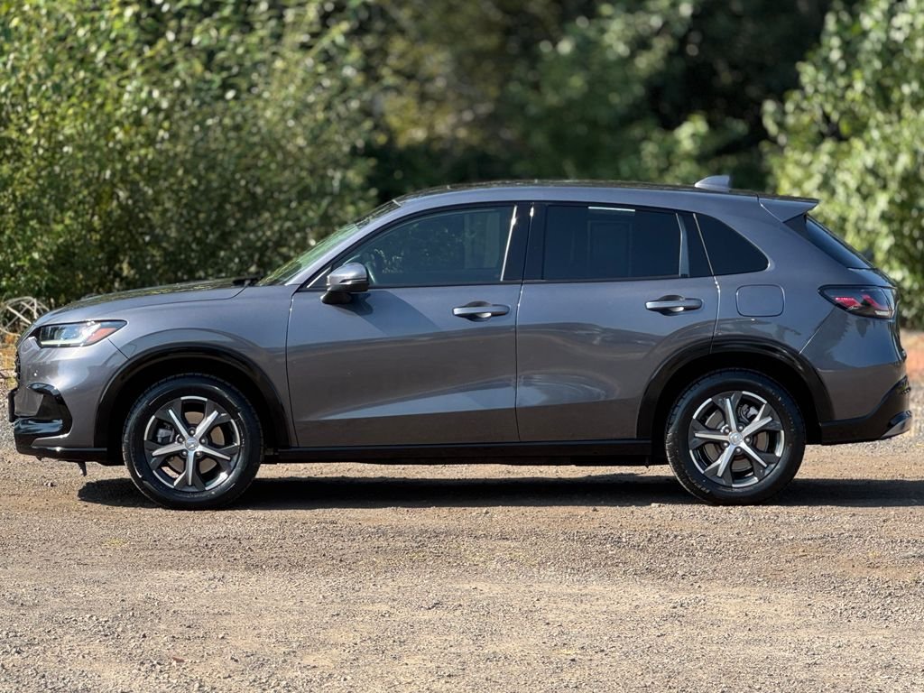 Used 2023 Modern Steel Metallic Honda EX-L image 4