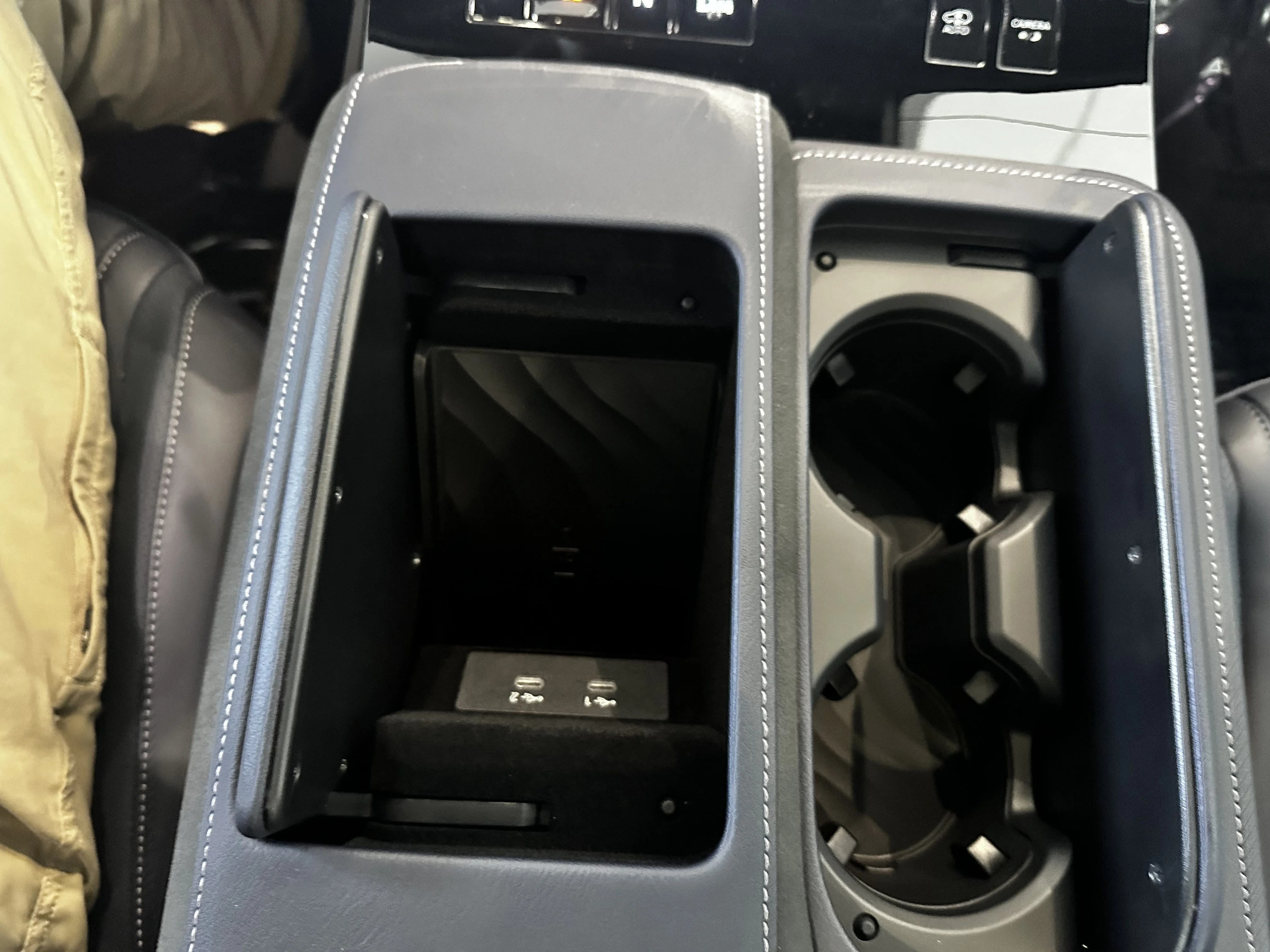 New 2027 2T RADIANT WHIT INFINITI Sport 4WD image 24