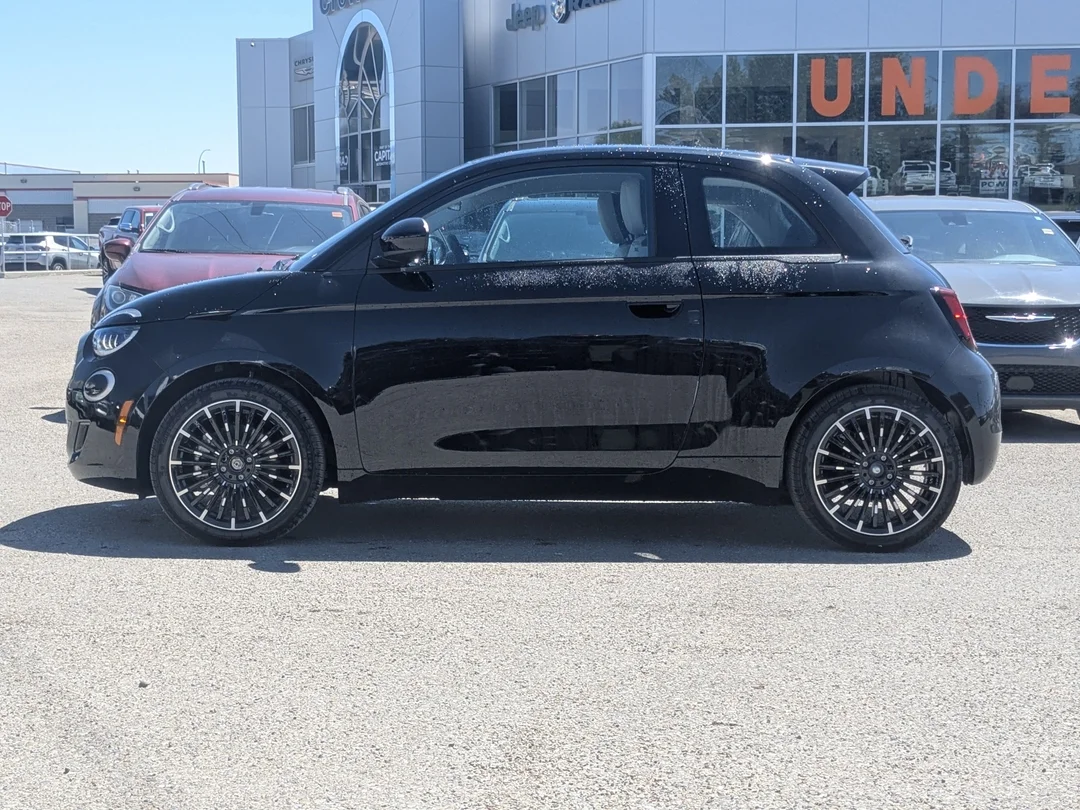 New 2026 Black FIAT Pop - - FWD - 42kWh Electric - Heated Seats - Lane Keep Assist - Rear Camera & More! image 6