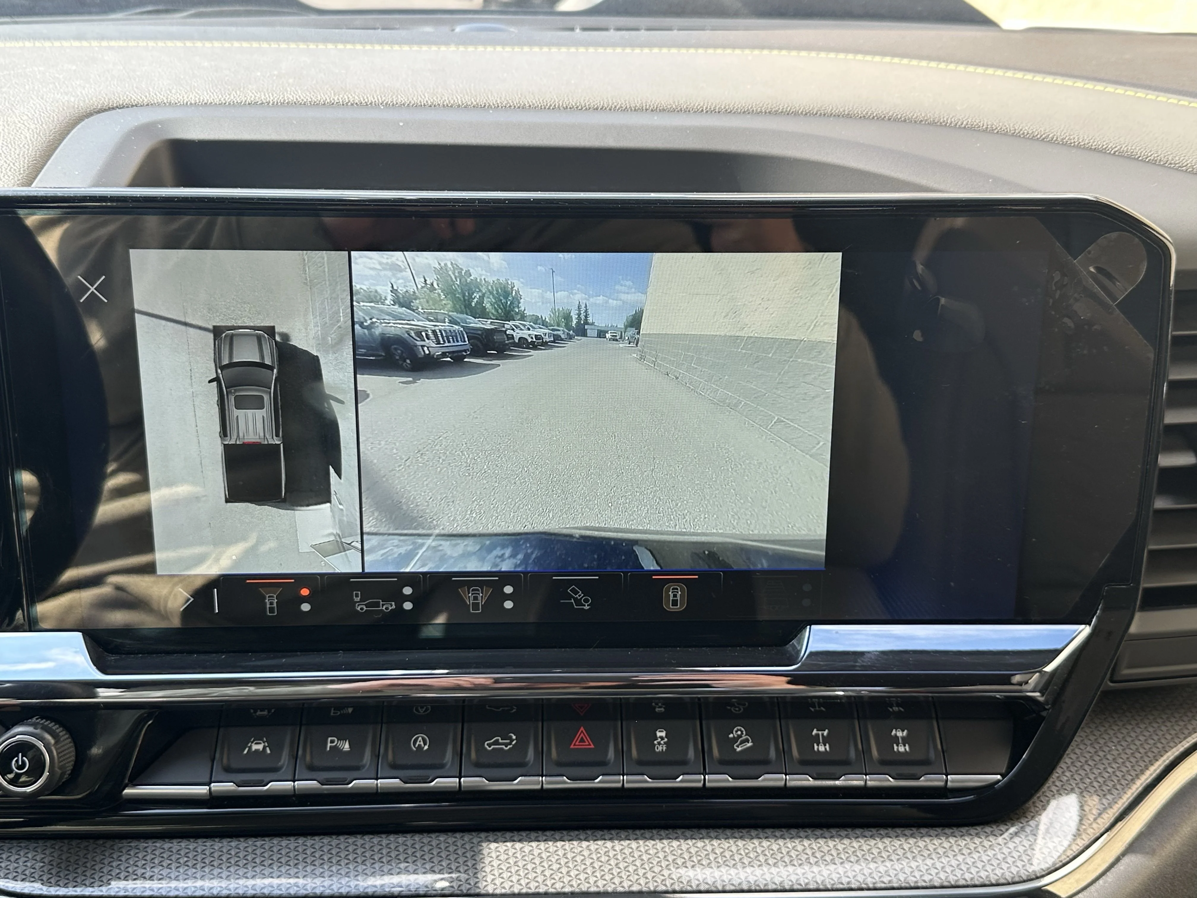 Certified Used 2025  Chevrolet ZR2 image 16