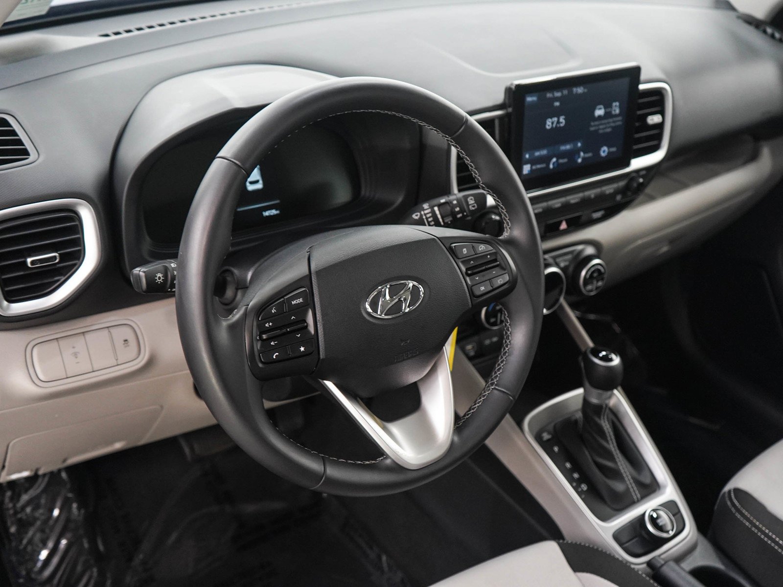 2023 Hyundai Venue SEL - Photo 21