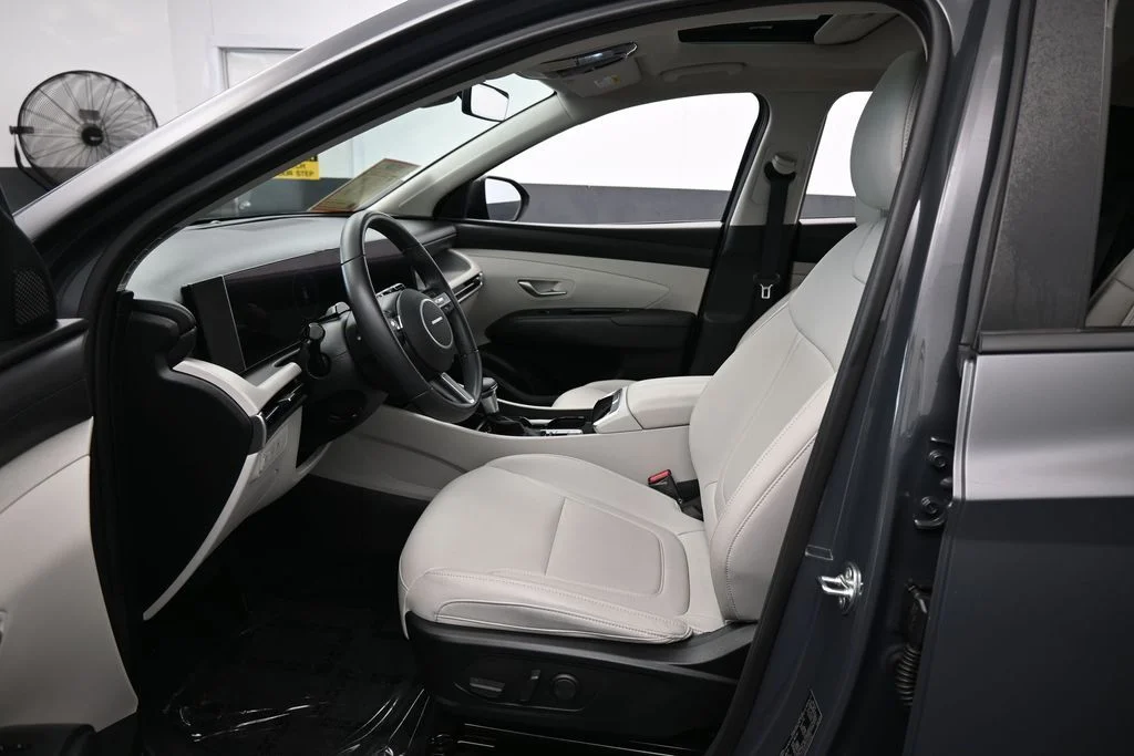 Used 2025 Ecotronic Gray Hyundai SEL Convenience image 11