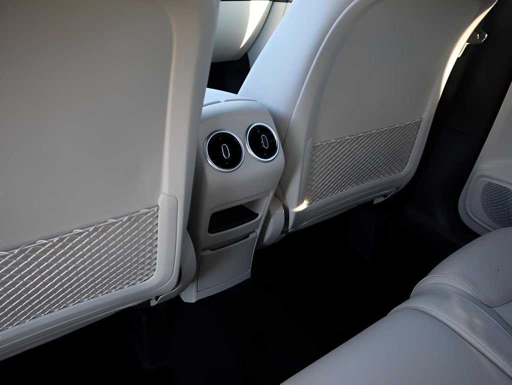 Used 2026 Polar White Mercedes-Benz GLA 250 image 23