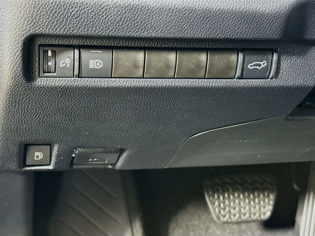 Used 2023 Midnight Black Metallic Toyota Hybrid XLE image 11