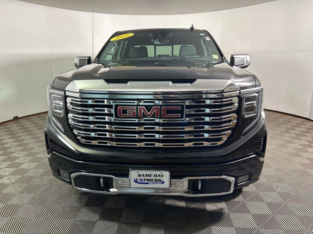 Used 2025 Onyx Black GMC Denali image 12
