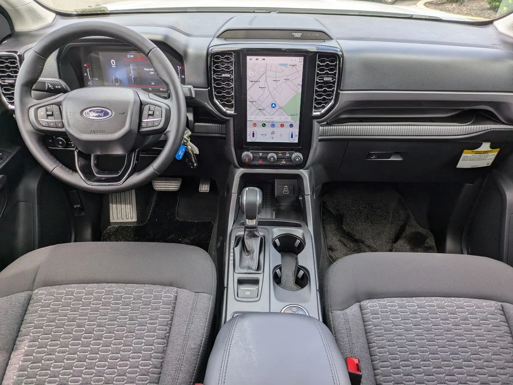 New 2026 Oxford White Ford XLT image 15