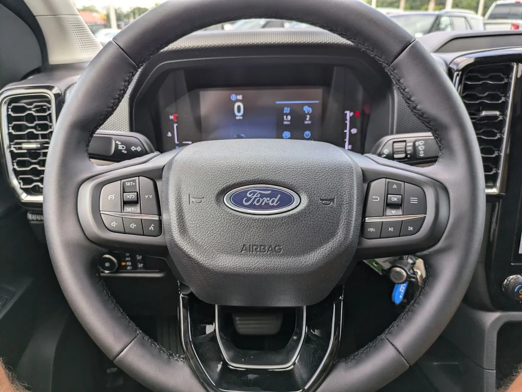 New 2026 Oxford White Ford XLT image 27