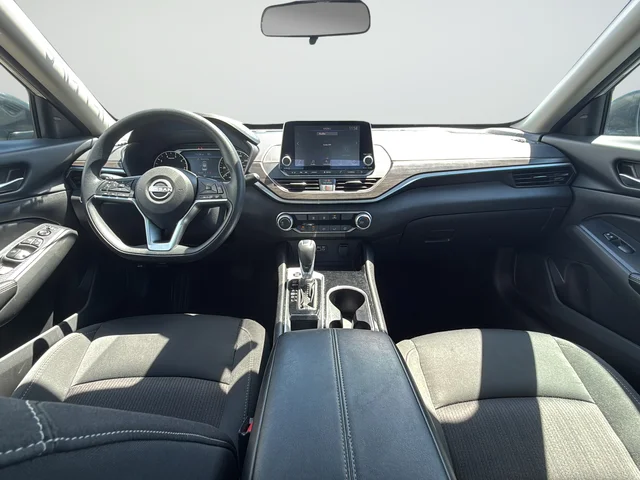 Used 2024 Silver Nissan 2.5 SV image 17