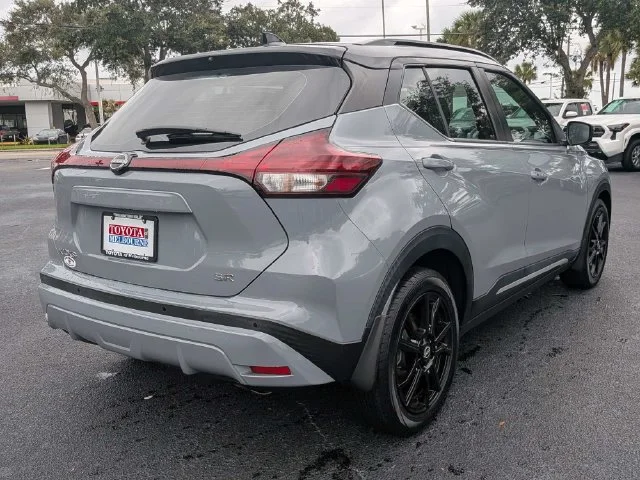 Used 2023 Gray Nissan SR image 3