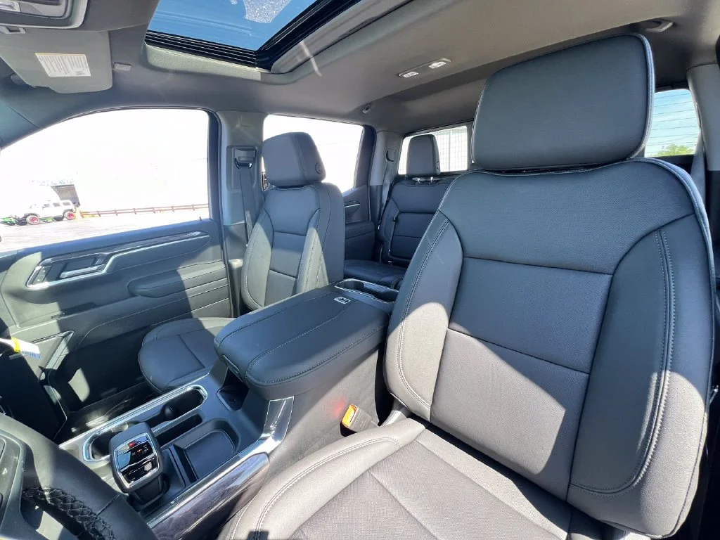New 2026 Polar White Tricoat Chevrolet LTZ image 27