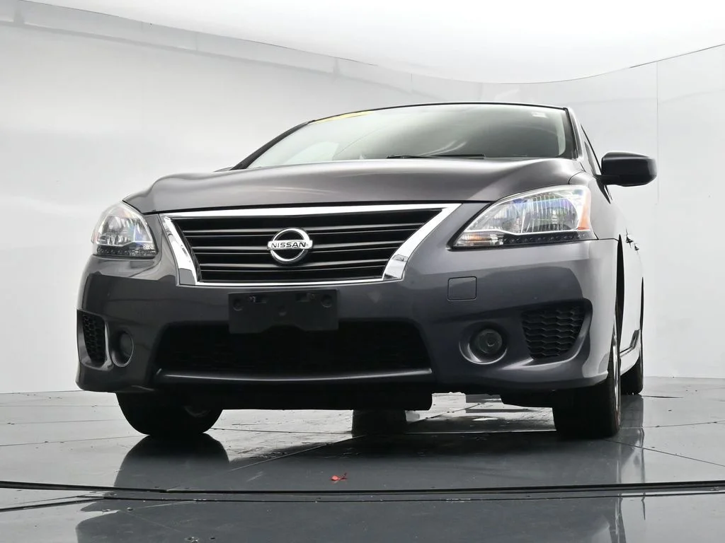 Used 2014 Gray Nissan SR image 29