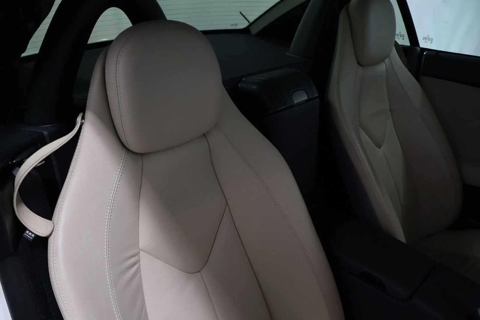 Used 2009 Arctic White Mercedes-Benz 3.0L image 19