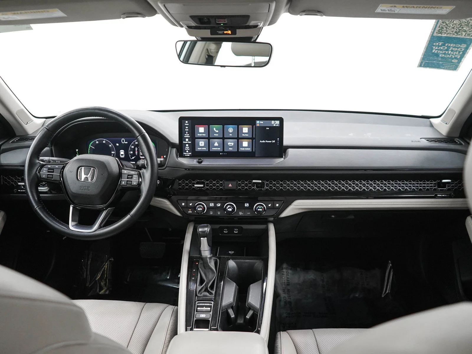 Used 2023 White Honda Touring image 13