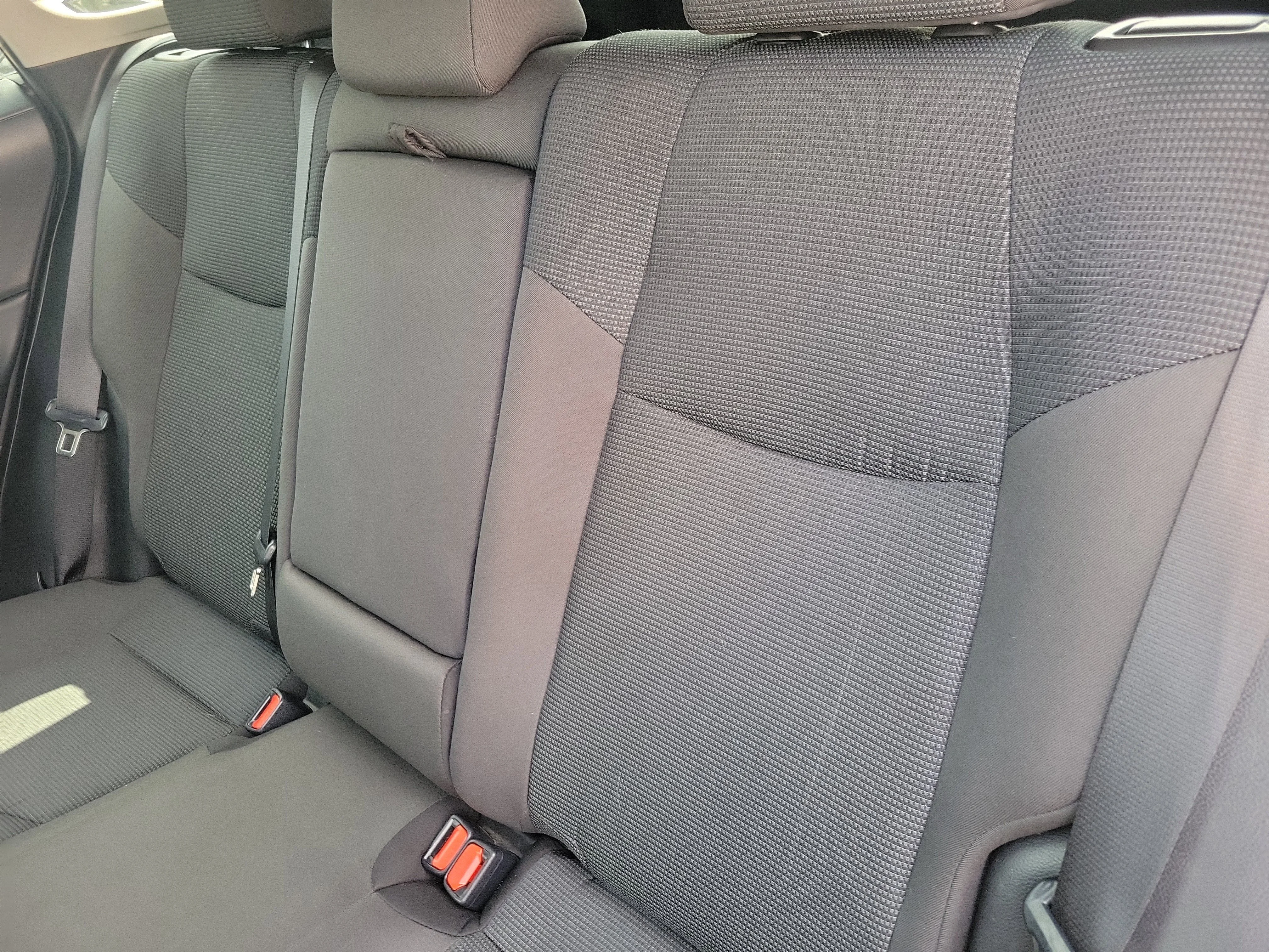 2025 Toyota RAV4 LE - Photo 10