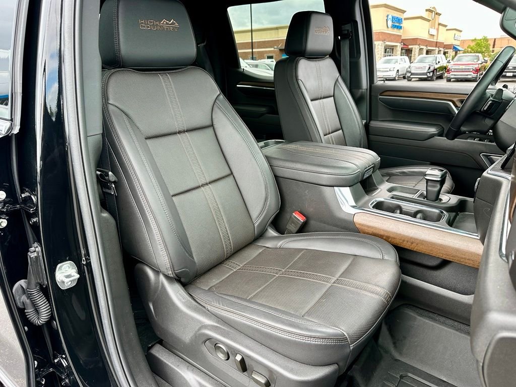 Used 2025 Black Chevrolet High Country image 26