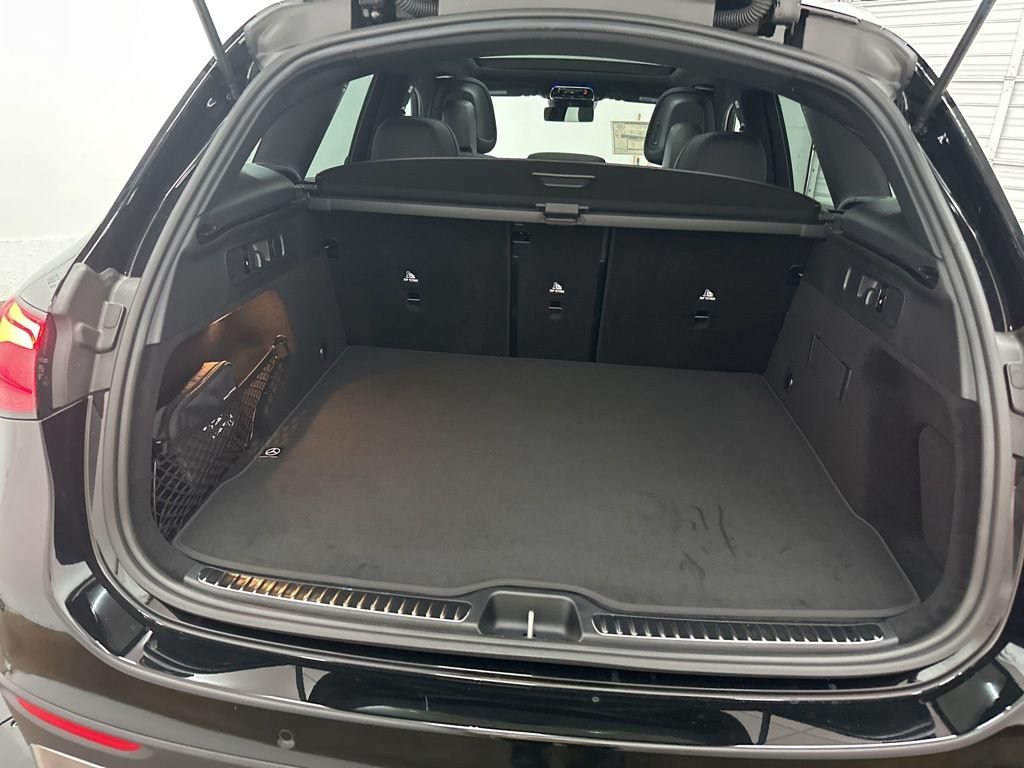 New 2026 Black Mercedes-Benz GLC 300 image 28