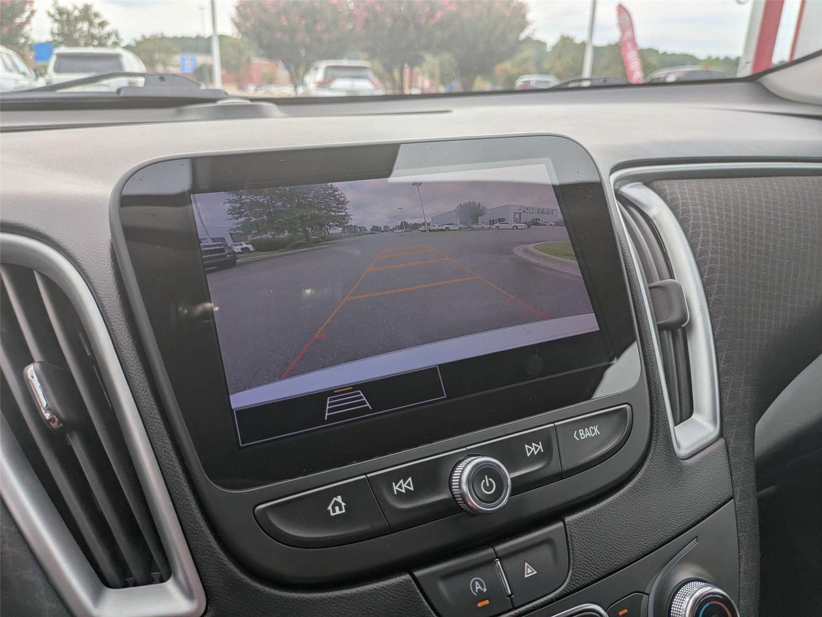 Used 2024 Summit White Chevrolet LT image 22