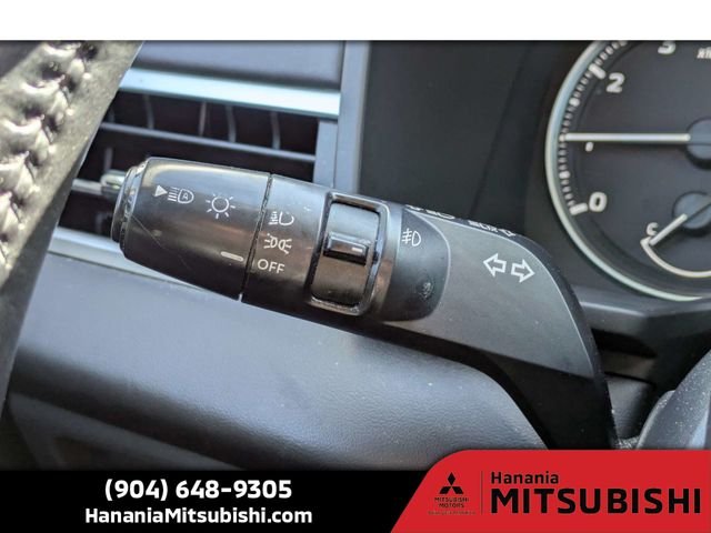 Used 2023 Silver Mitsubishi SE Special Edition image 27