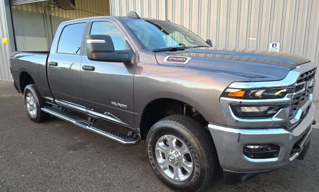 Used 2025 RAM Ram 2500 Pickup Big Horn with VIN 3C6UR5DJ7SG566752 for sale in Kansas City