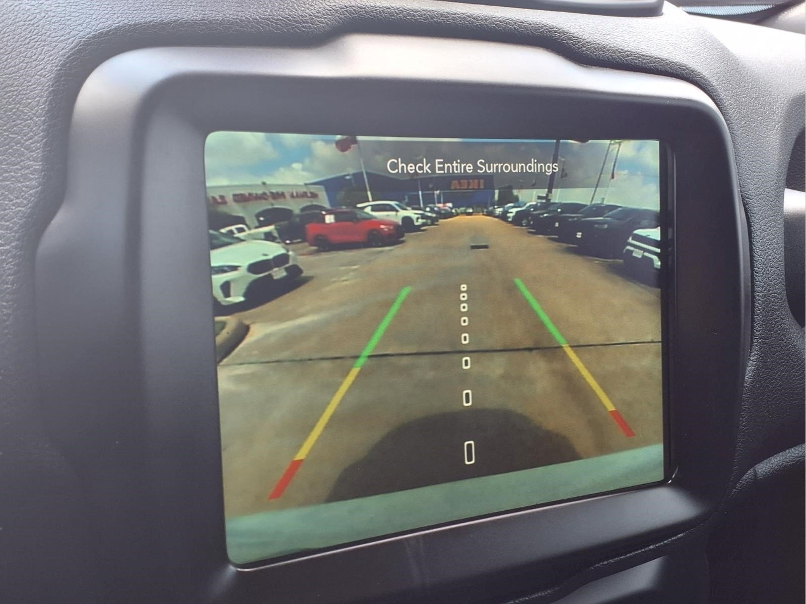 Used 2023 Alpine White Clearcoat Jeep Latitude image 20
