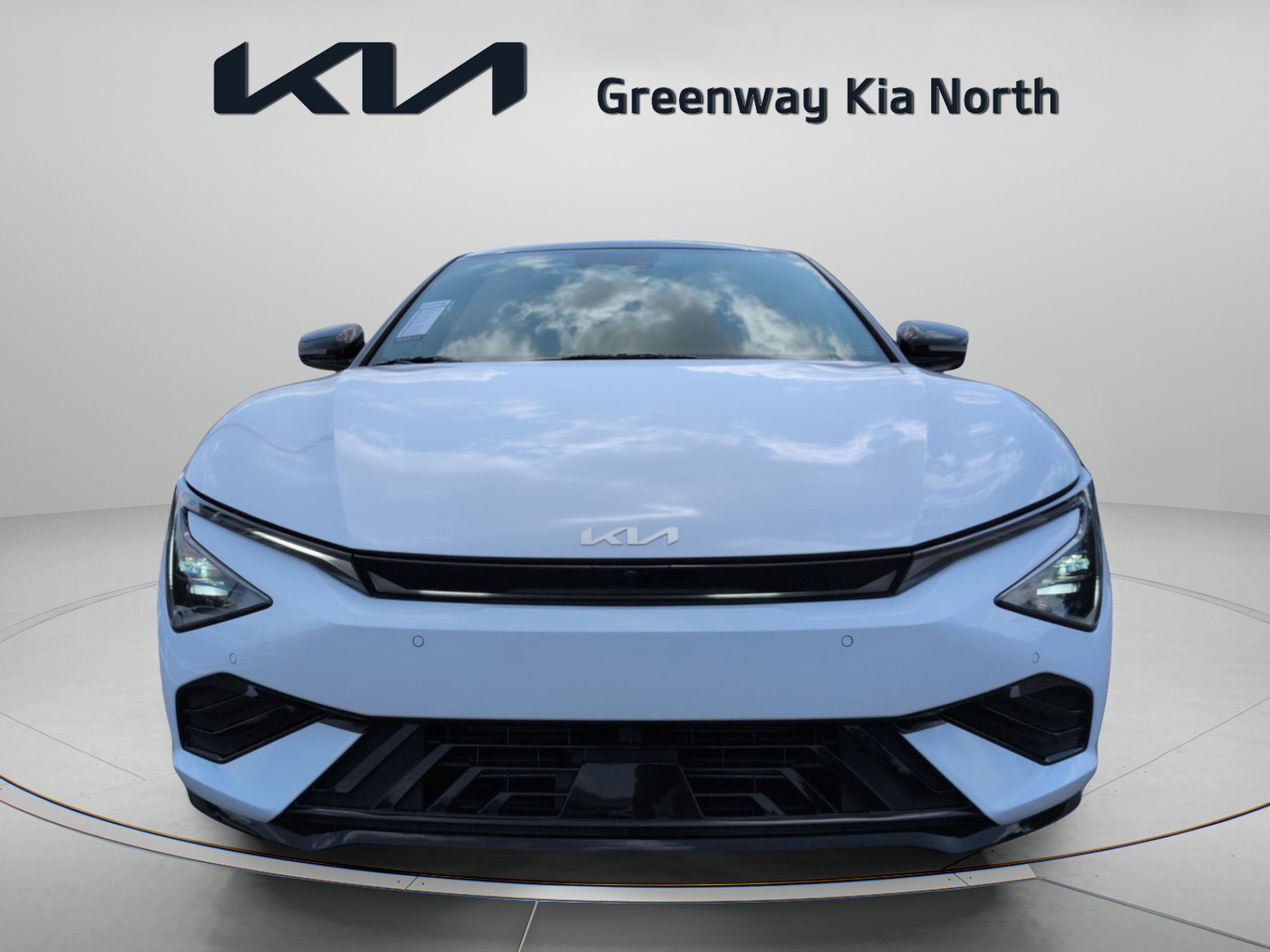 New 2026 Glacial White Pearl / Black Ro Kia GT-LINE image 3