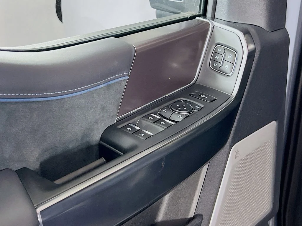 New 2026 Glacier Gray Metallic Tri-Coat Ford Platinum image 12