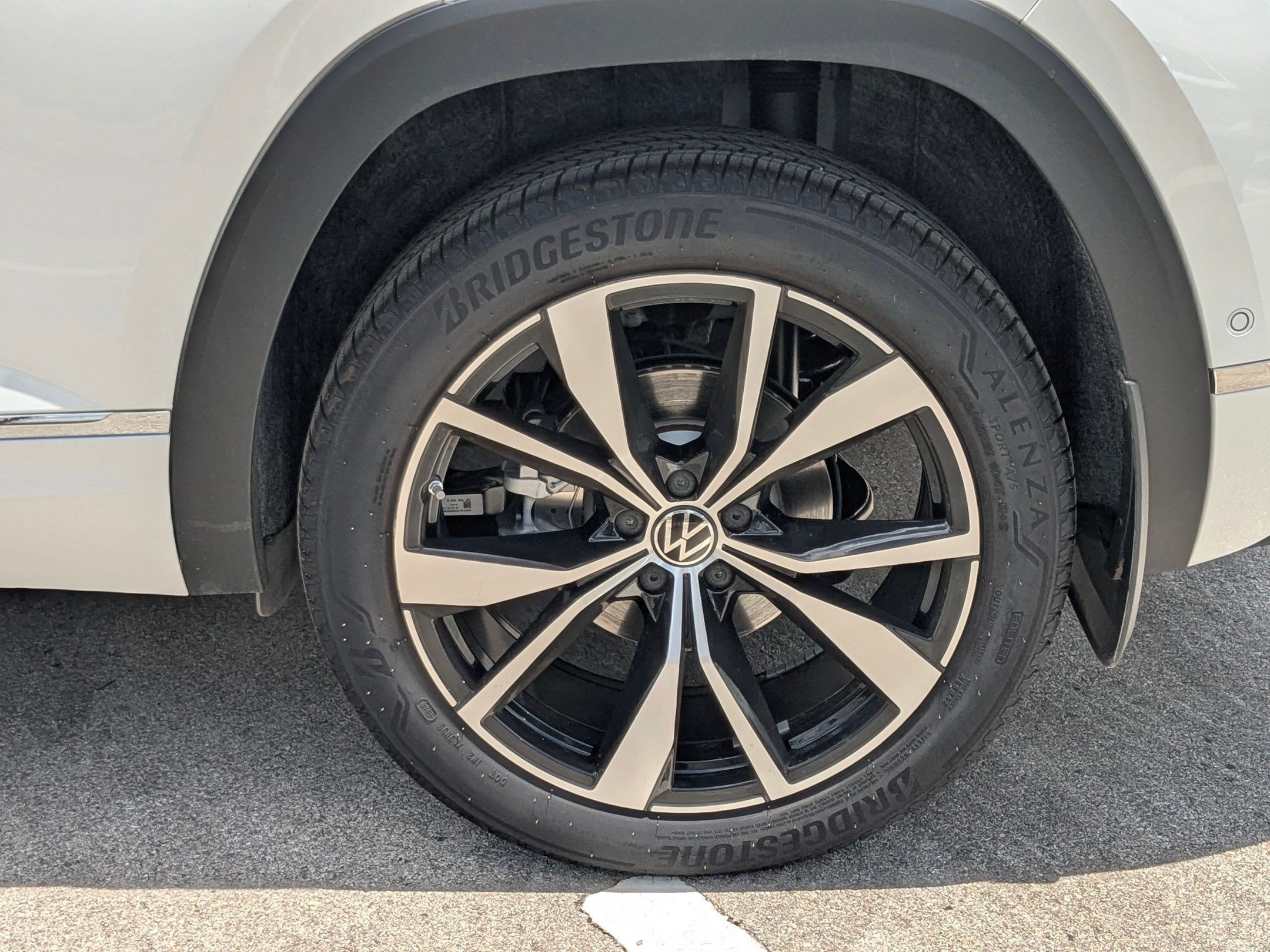 New 2026 White Volkswagen 2.0T SEL Premium R-Line image 18