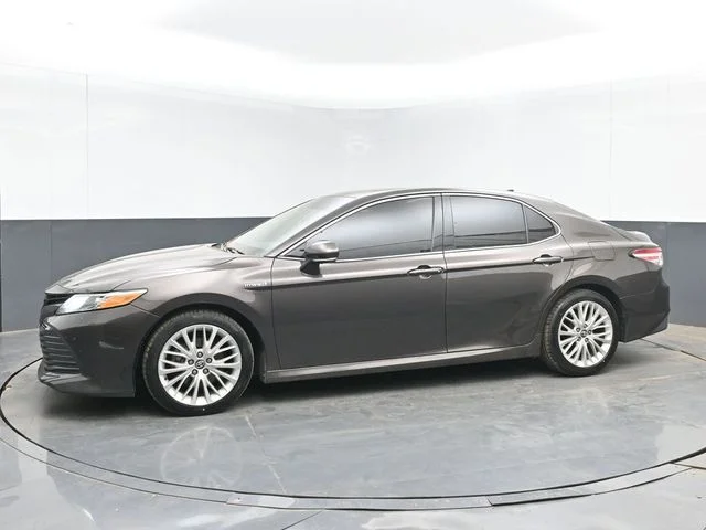 Used 2018 Brown Toyota XLE image 5