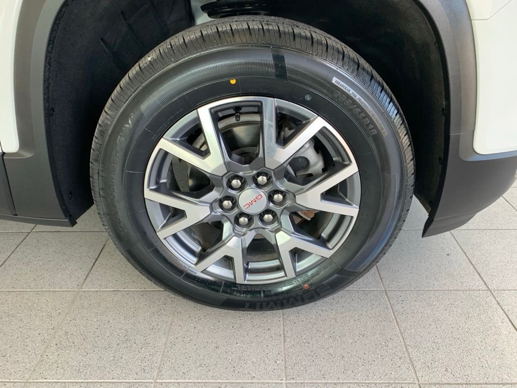 Used 2023 White GMC SLT image 27
